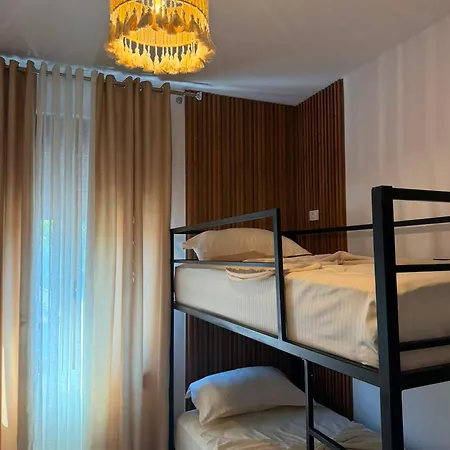 Nook Hostel *