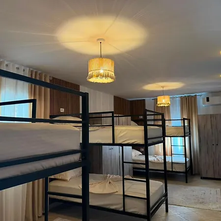 Nook Hostel Tiran